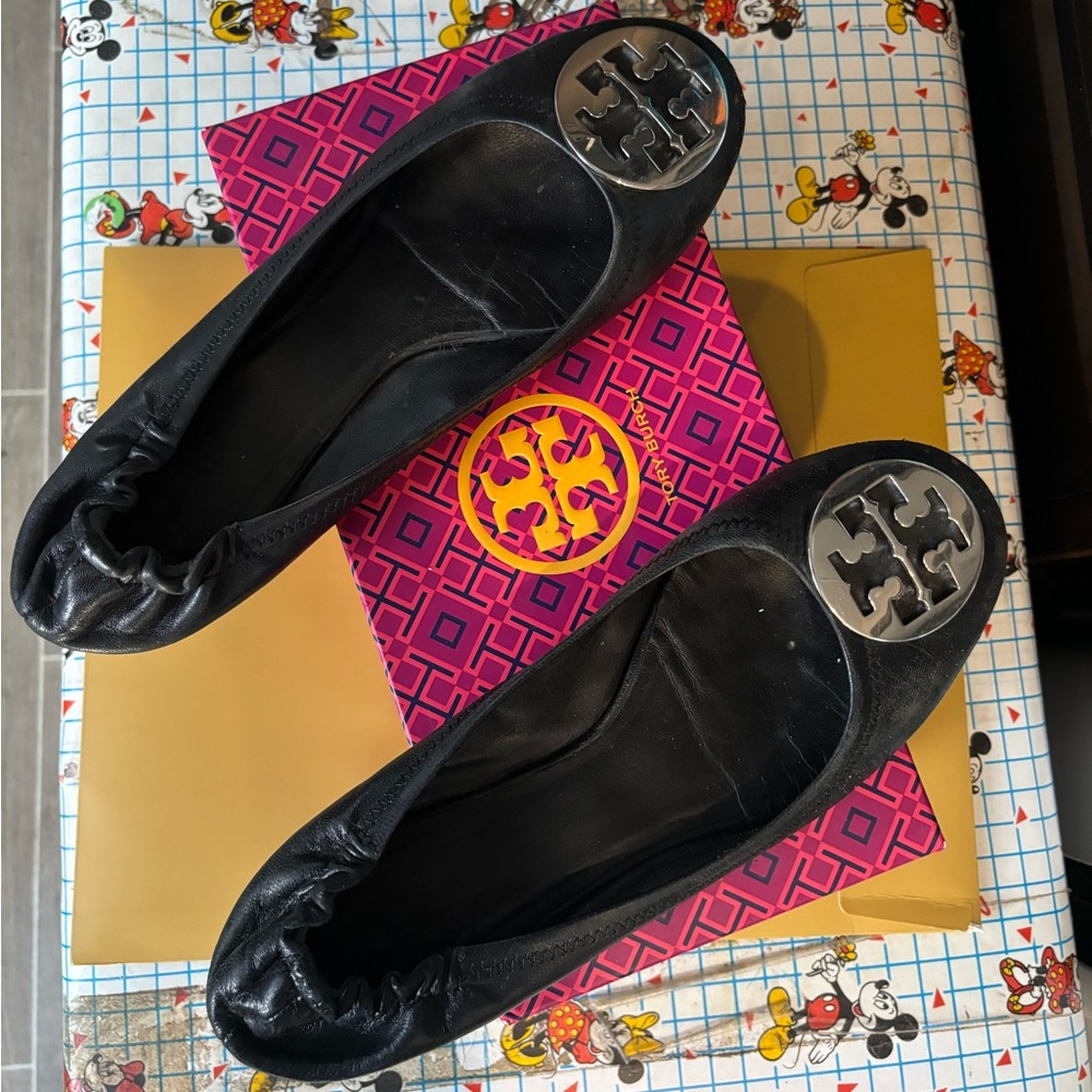 Tory Burch Women’s black flats 9.5